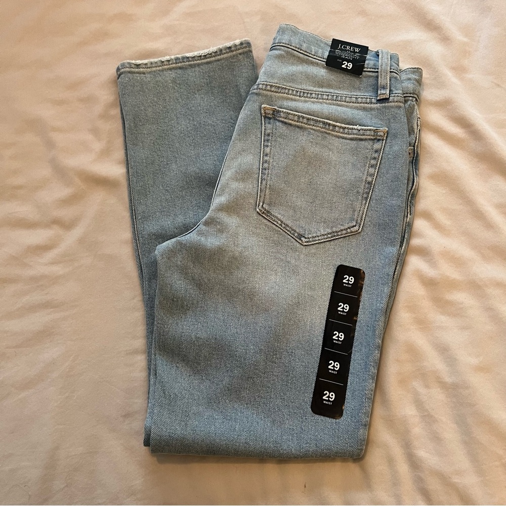 J.Crew Essential Straight Jeans Size 29 Light Wash Distressed Knee NWT - Picture 1 of 3